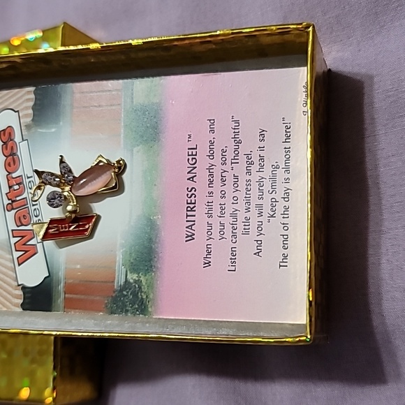 Waitress (Server) Angel Pin with Gift Box - Picture 3 of 6